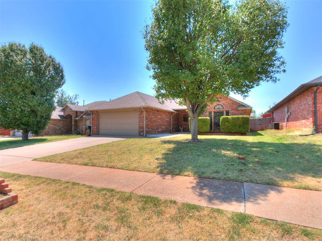 12524 SW 13th ST, Yukon, OK 73099