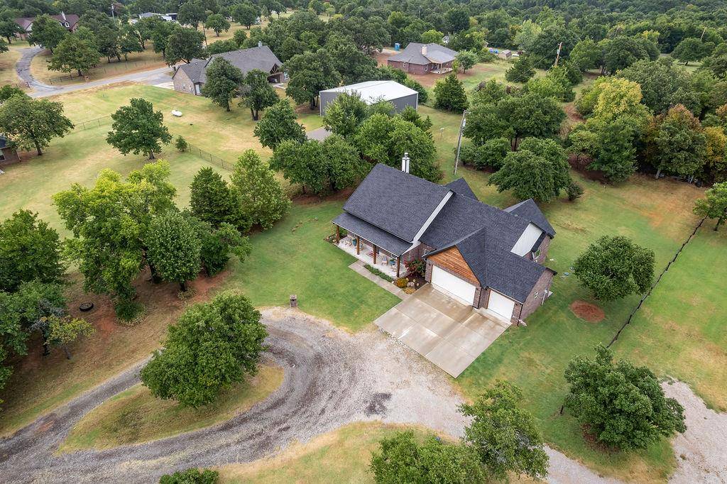 2405 Gina CT, Guthrie, OK 73044