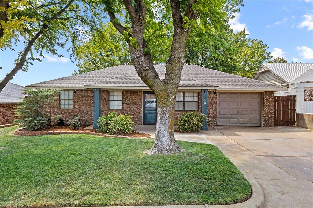 133 Stewart AVE, Weatherford, OK 73096