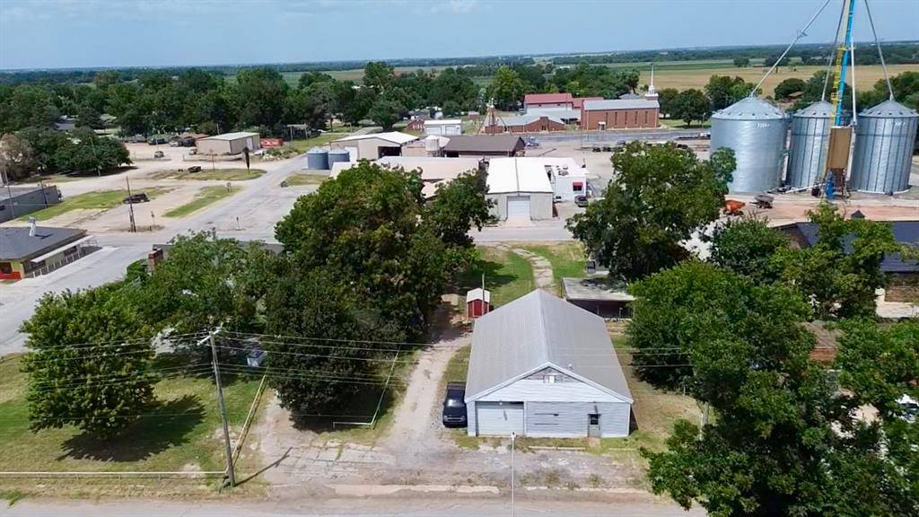412 6th ST, Maysville, OK 73057