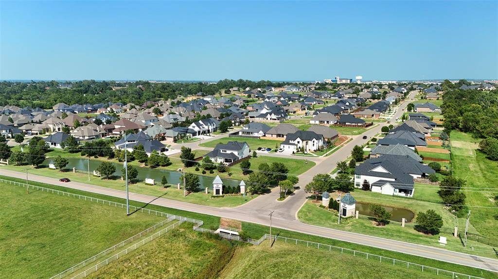 3006 Escalon DR, Norman, OK 73072