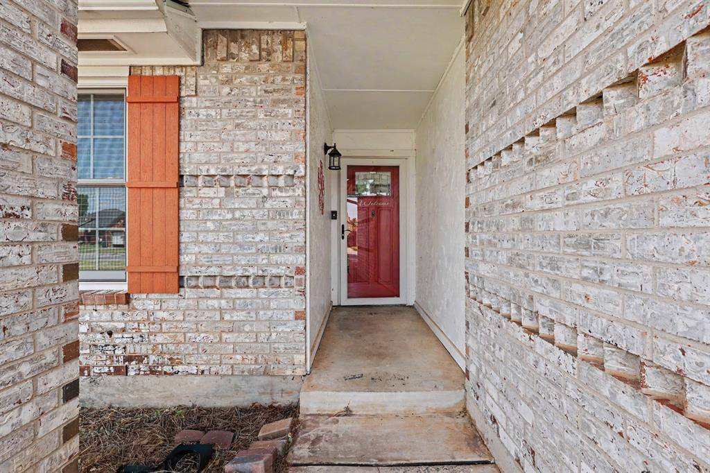 10128 Hollyhead WAY, Yukon, OK 73099