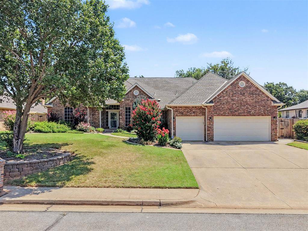 1112 N Creek DR, Edmond, OK 73034