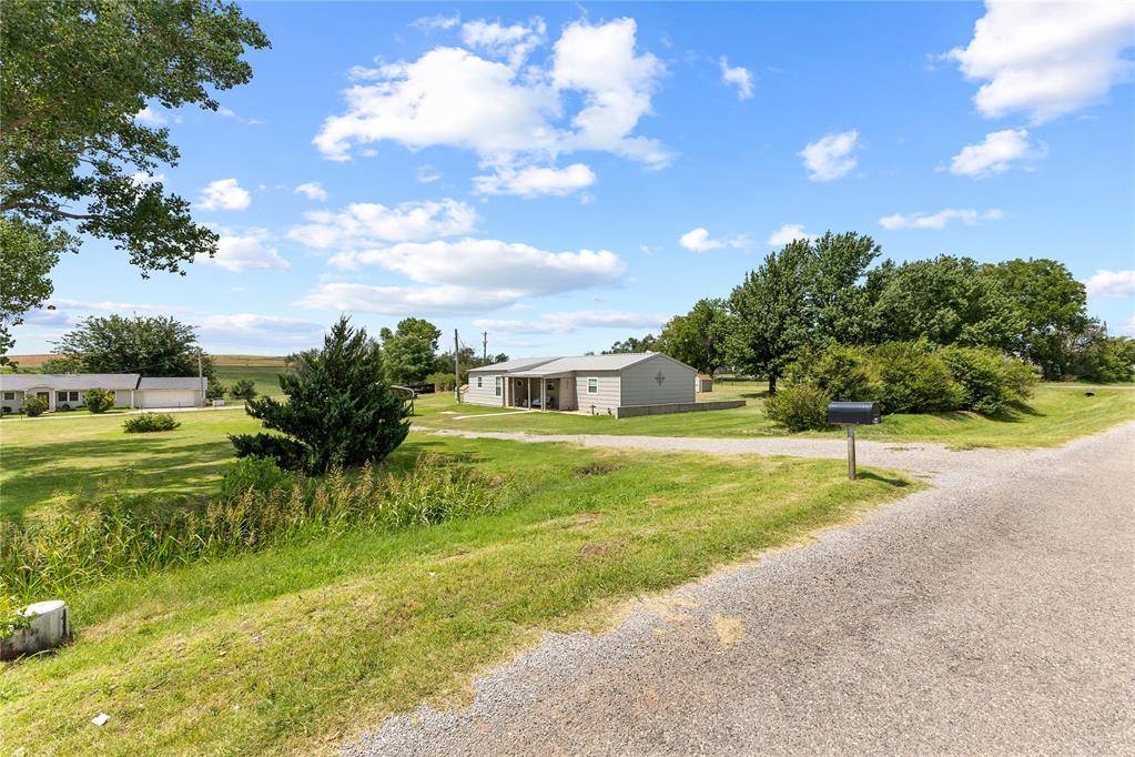 24062 E 990 RD, Weatherford, OK 73096