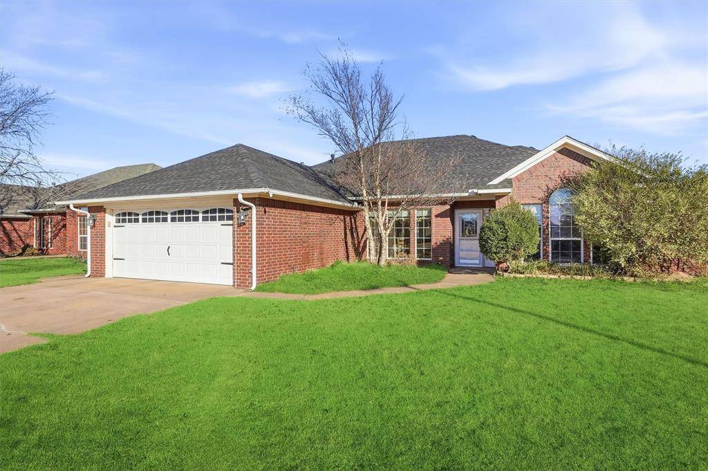3208 Peacock LN, Altus, OK 73521