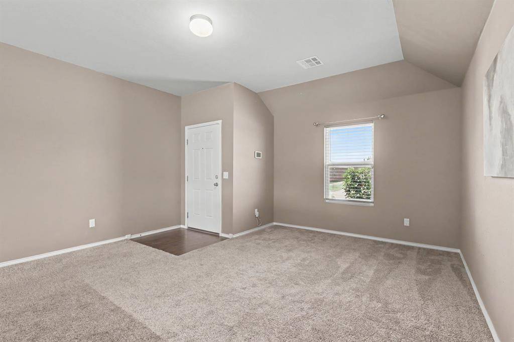 9804 Glover River DR, Yukon, OK 73099