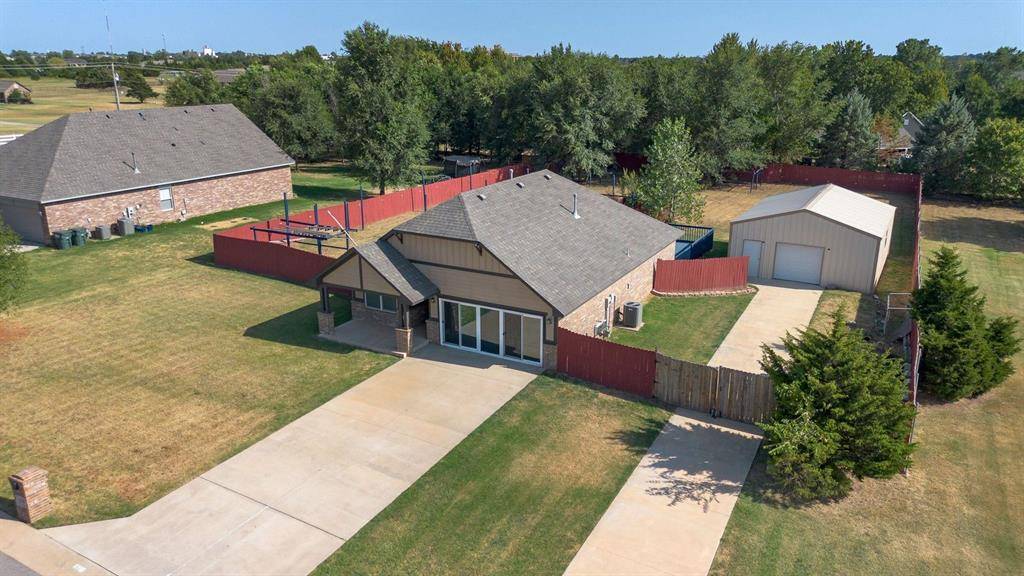1430 Lakeview DR, Edmond, OK 73034
