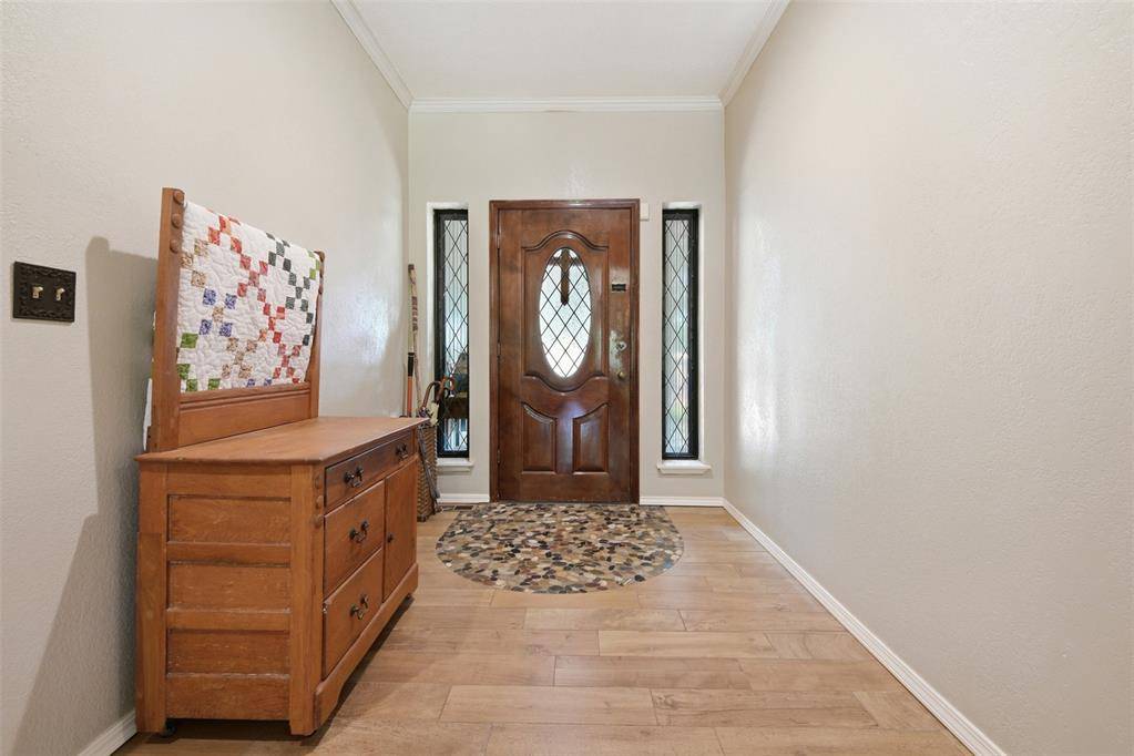 8008 Forest LN, Oklahoma City, OK 73150