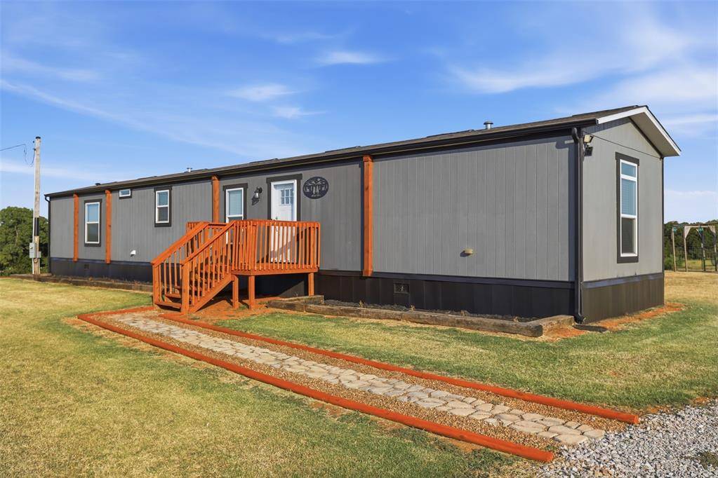 10563 184th ST, Lindsay, OK 73052