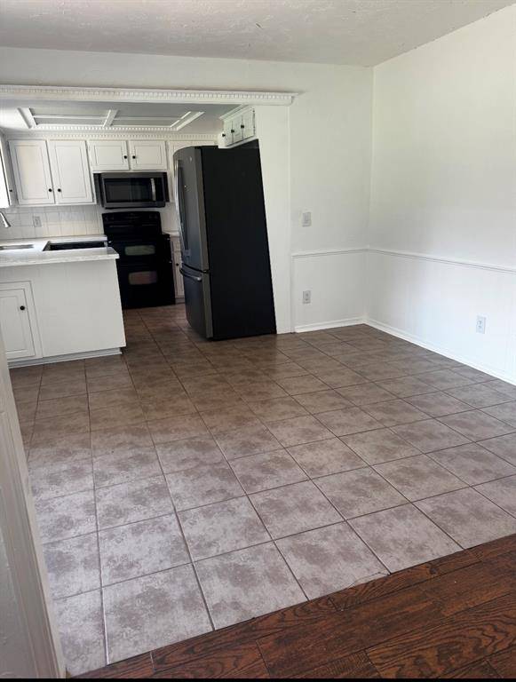 10416 Dover DR, Yukon, OK 73099