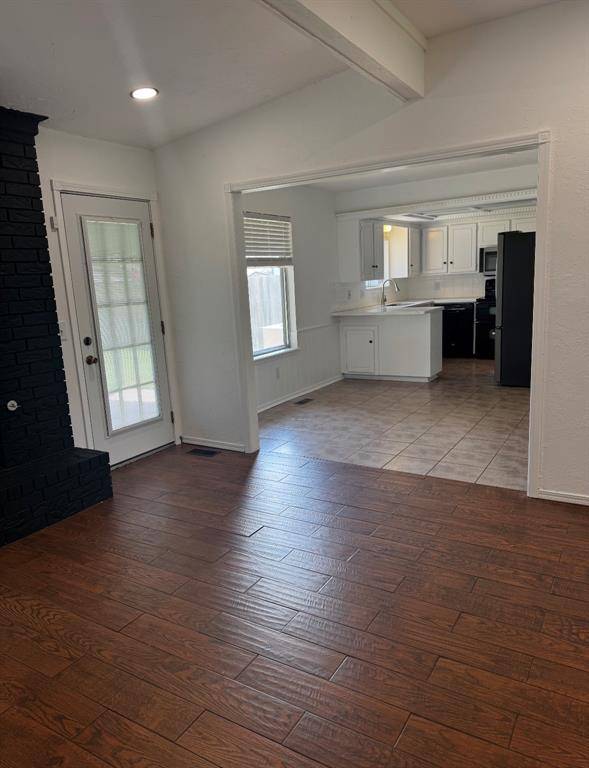 10416 Dover DR, Yukon, OK 73099
