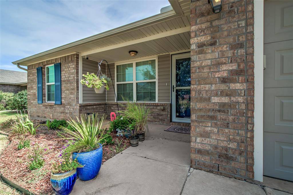 2900 Sunberry WAY, Yukon, OK 73099