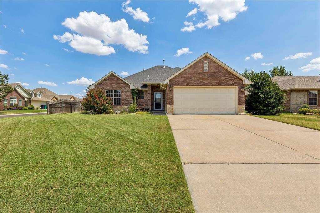 12204 Heathfield LN, Oklahoma City, OK 73173