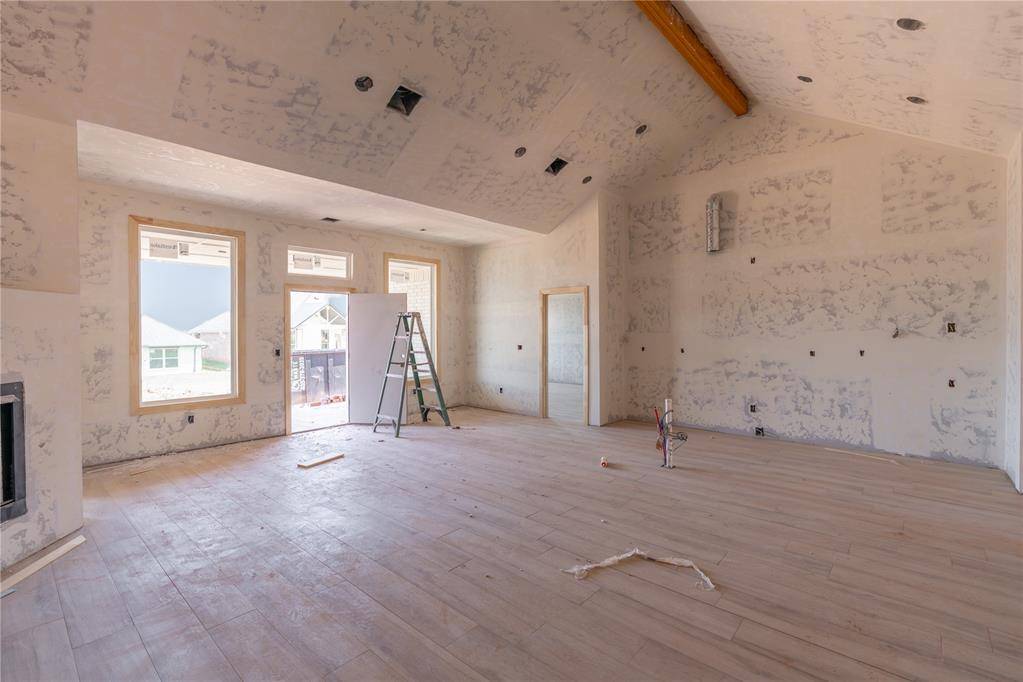 9317 SW 39th ST, Oklahoma City, OK 73179