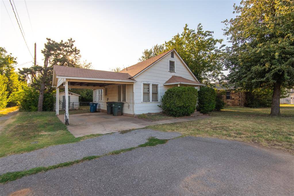 11 S Walnut ST, Edmond, OK 73003