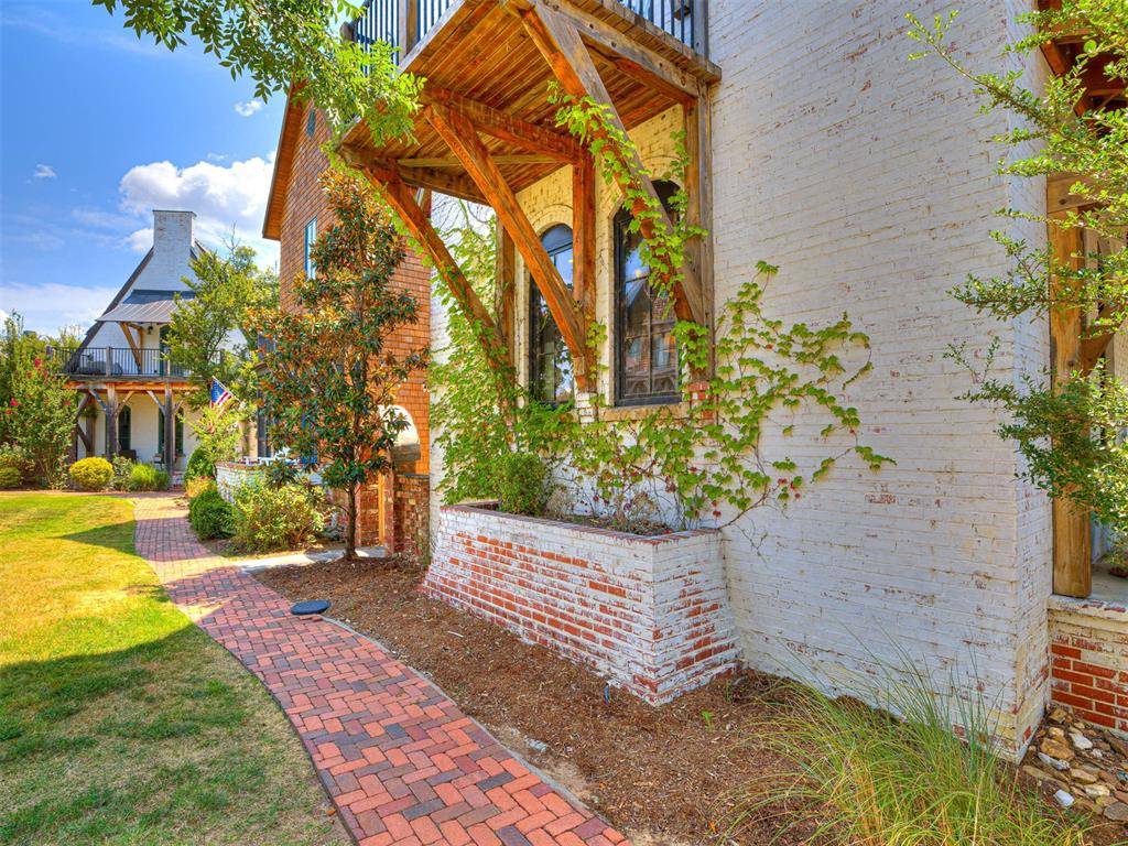 67 Ridgeline RD #A, Carlton Landing, OK 74432