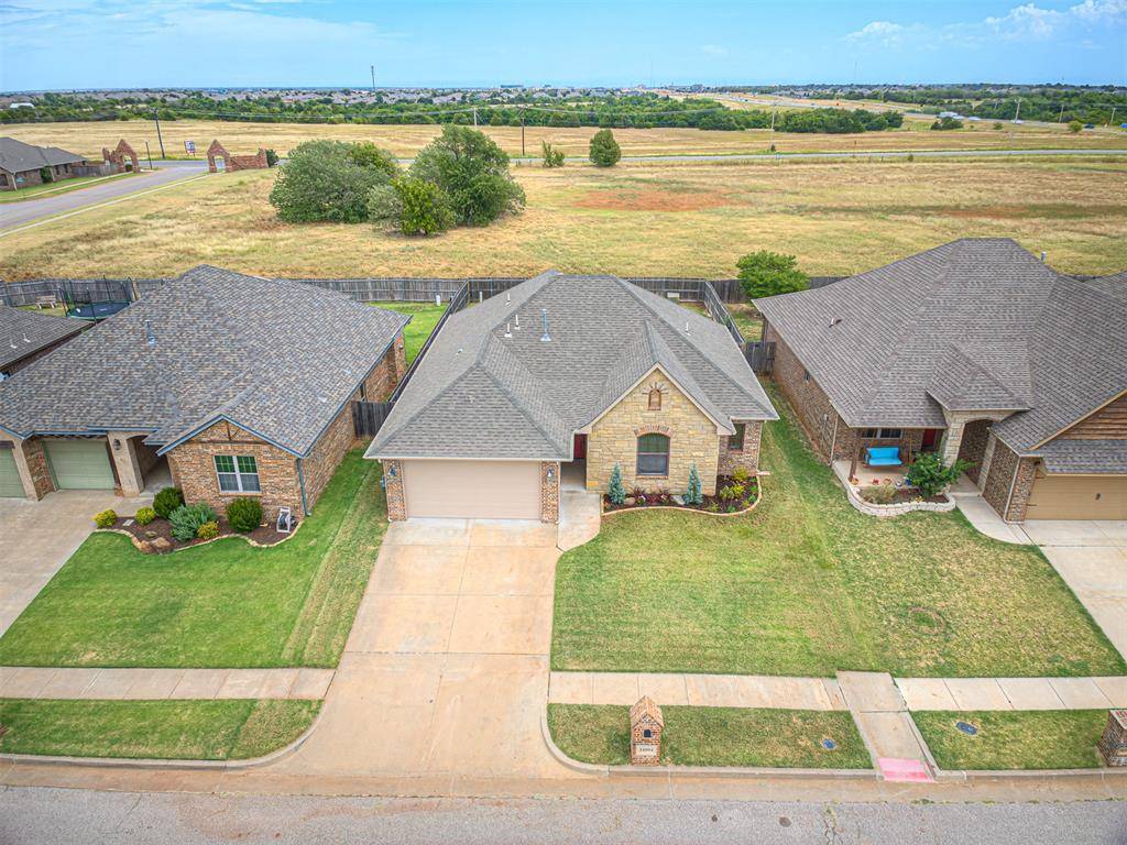 14004 Georgian WAY, Yukon, OK 73099