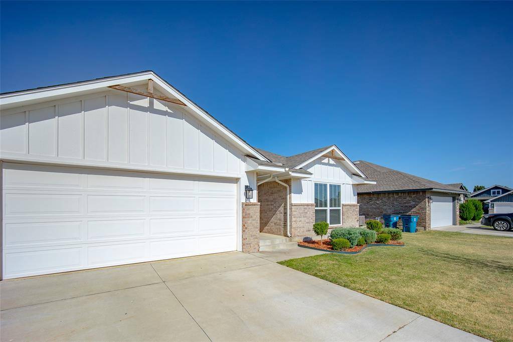 1731 Gladington CT, Newcastle, OK 73065