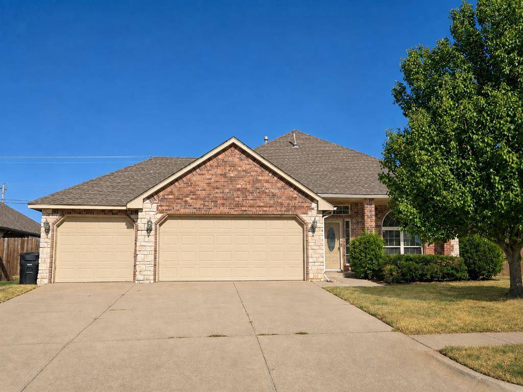 1808 Dorothy DR, Moore, OK 73170