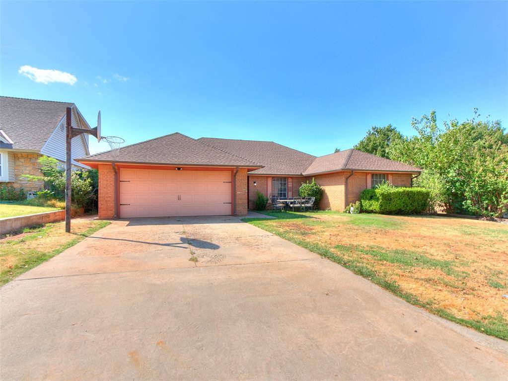 11064 Folkstone DR, Yukon, OK 73099