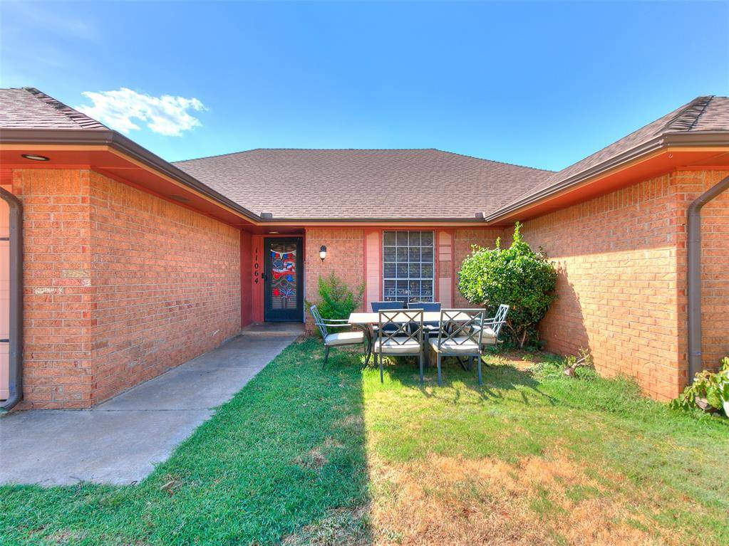 11064 Folkstone DR, Yukon, OK 73099