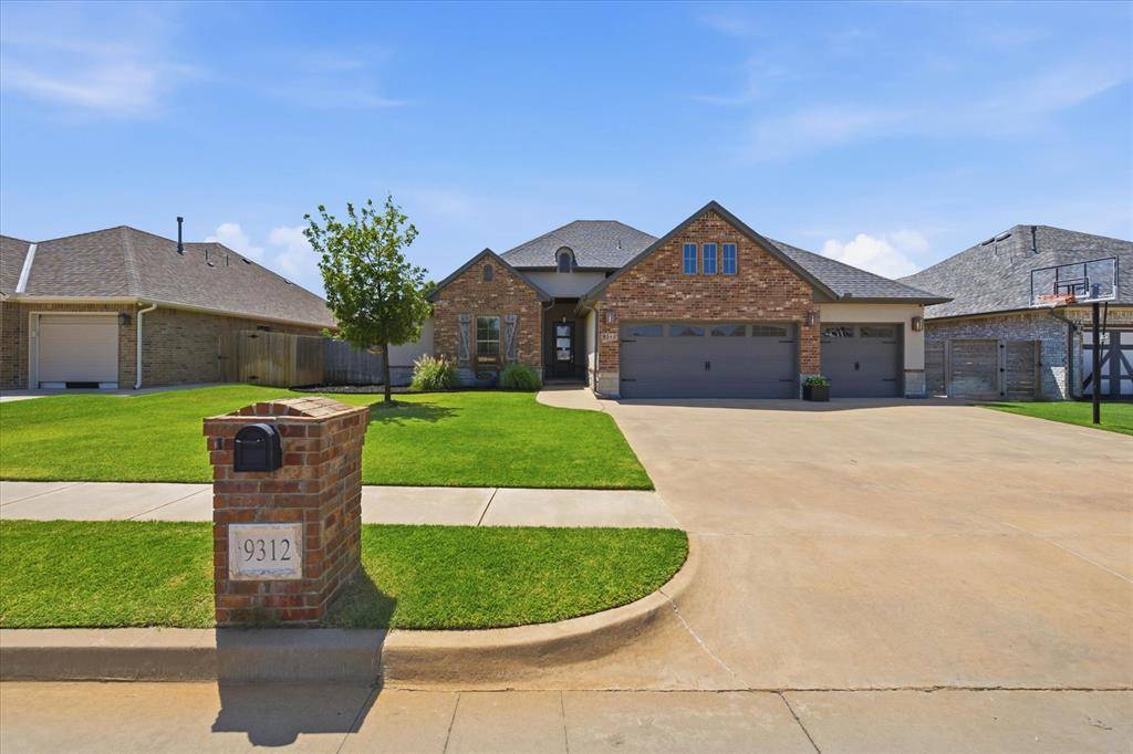 9312 NW 81st ST, Yukon, OK 73099