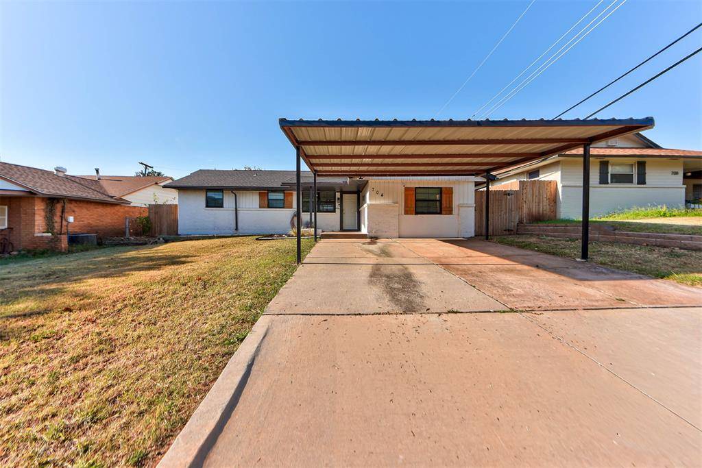 704 SW 1st ST, Moore, OK 73160