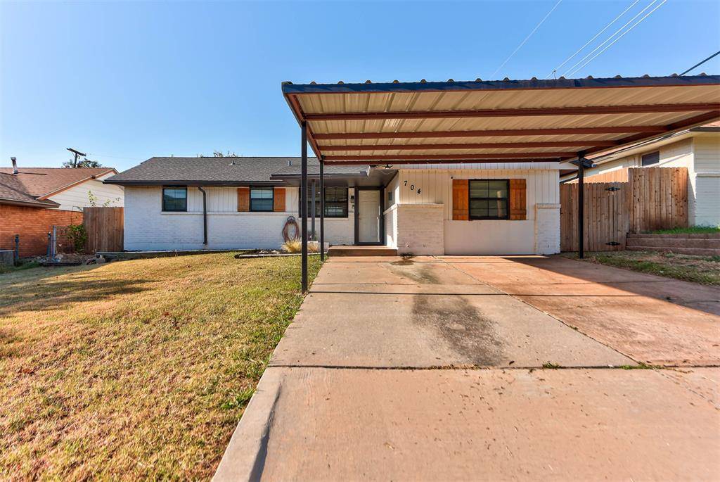 704 SW 1st ST, Moore, OK 73160