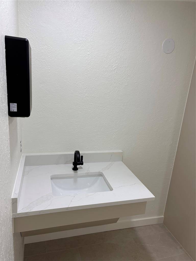 6400 N Santa Fe #B, Oklahoma City, OK 73116