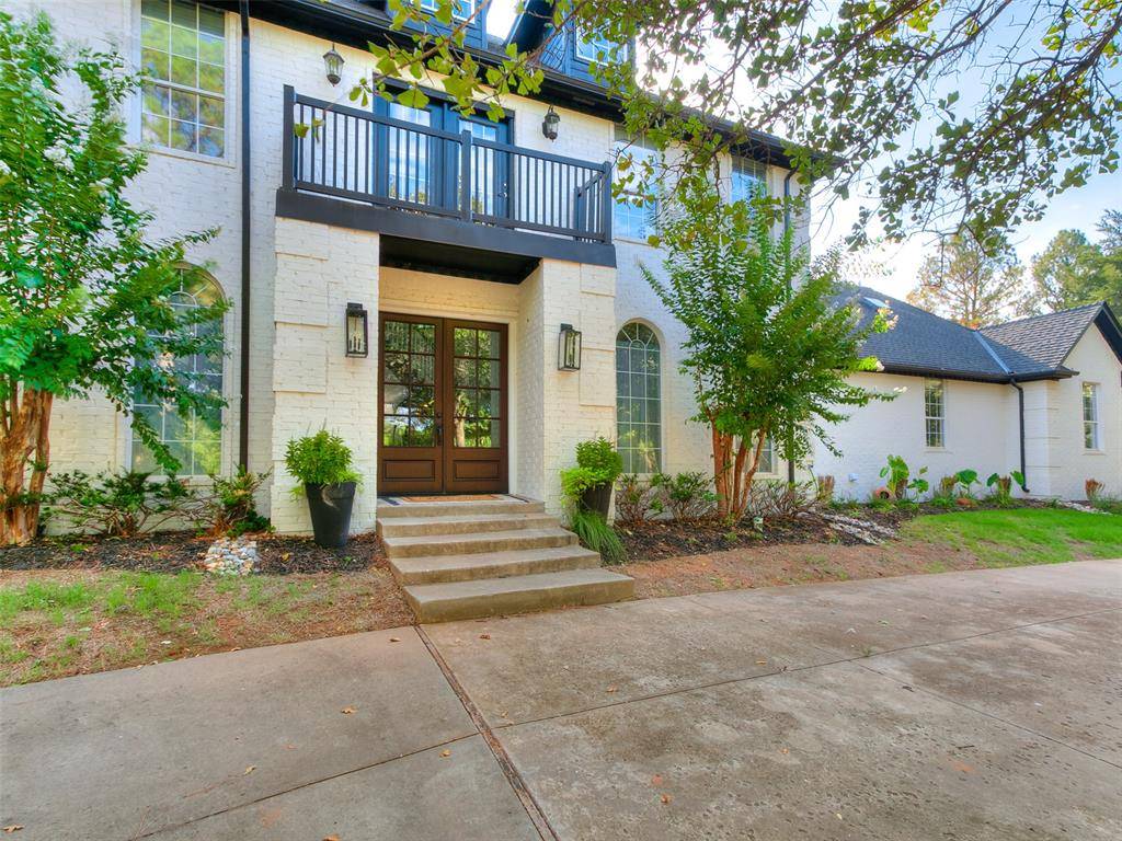 16 Greenmore DR, Edmond, OK 73034