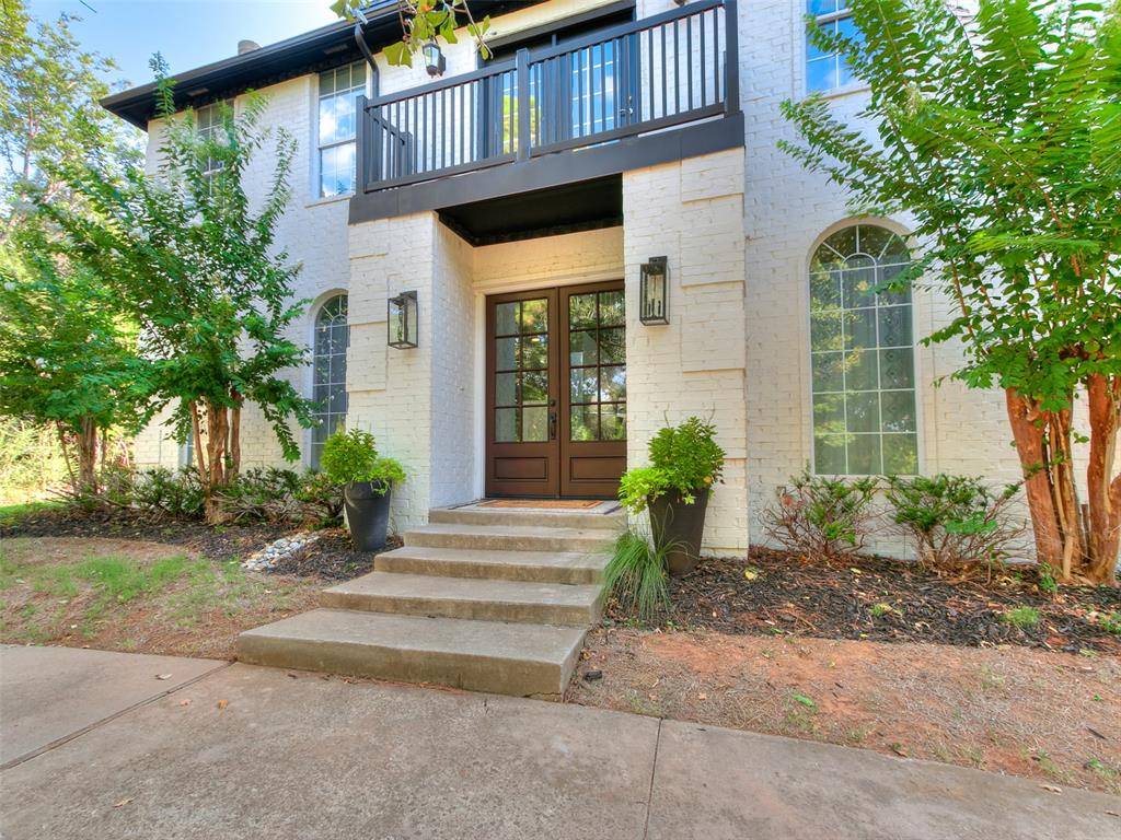 16 Greenmore DR, Edmond, OK 73034