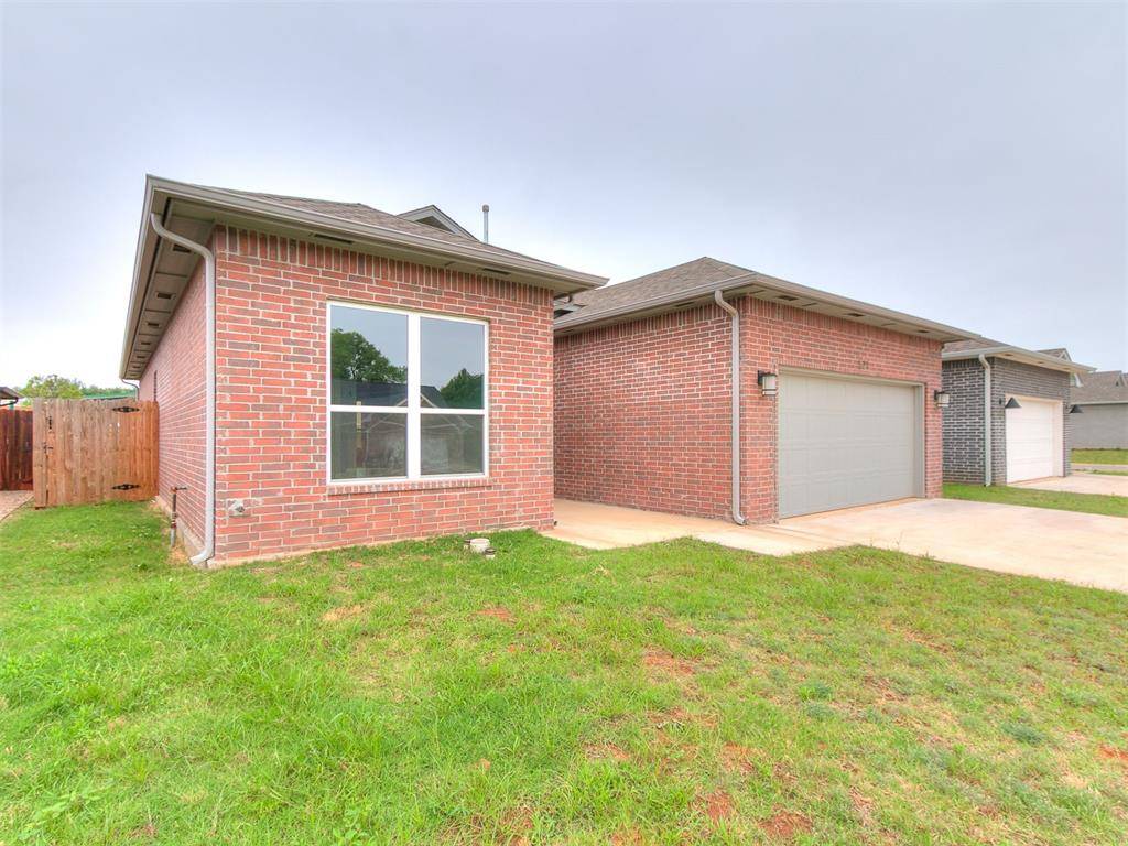 521 Remington AVE, Jones, OK 73049