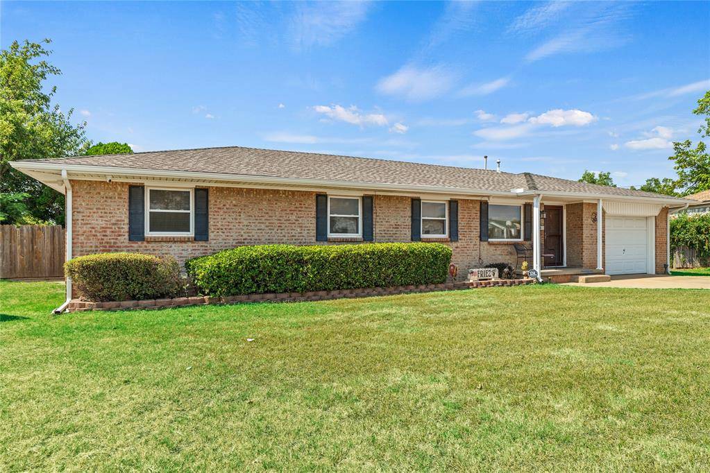 614 Circle DR, Watonga, OK 73772