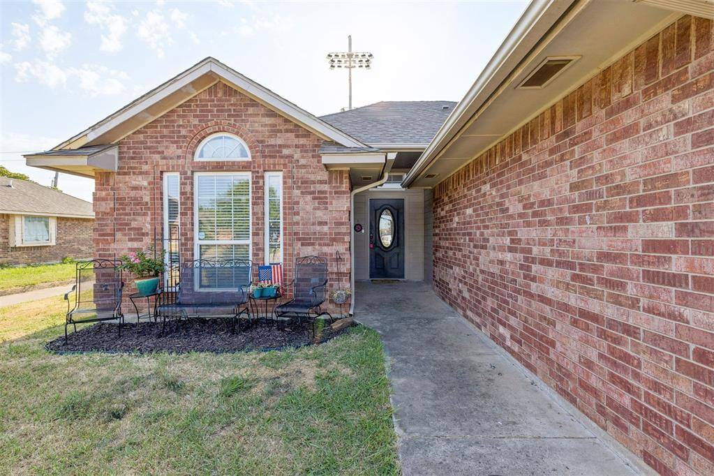 15900 Vicki DR, Oklahoma City, OK 73170