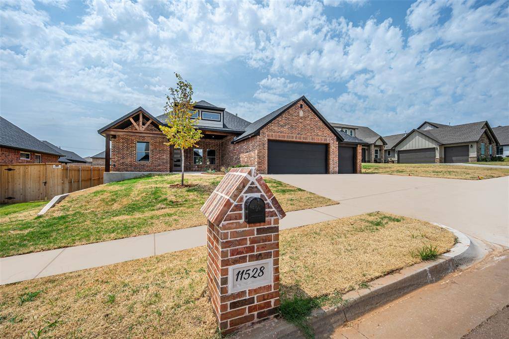 11528 NW 103rd ST, Yukon, OK 73099