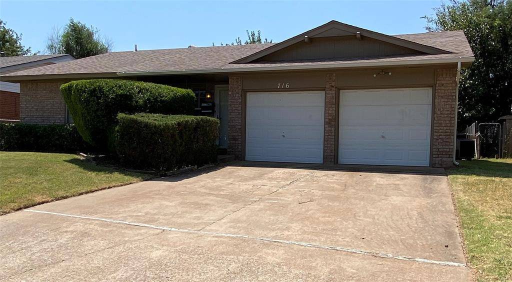 716 NW 17th ST, Moore, OK 73160