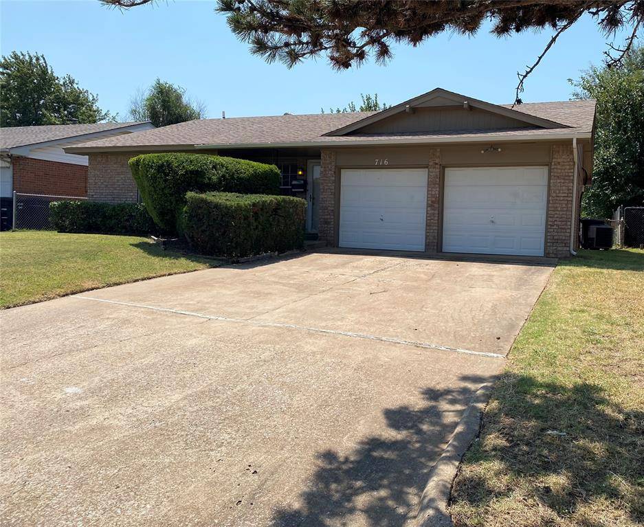 716 NW 17th ST, Moore, OK 73160