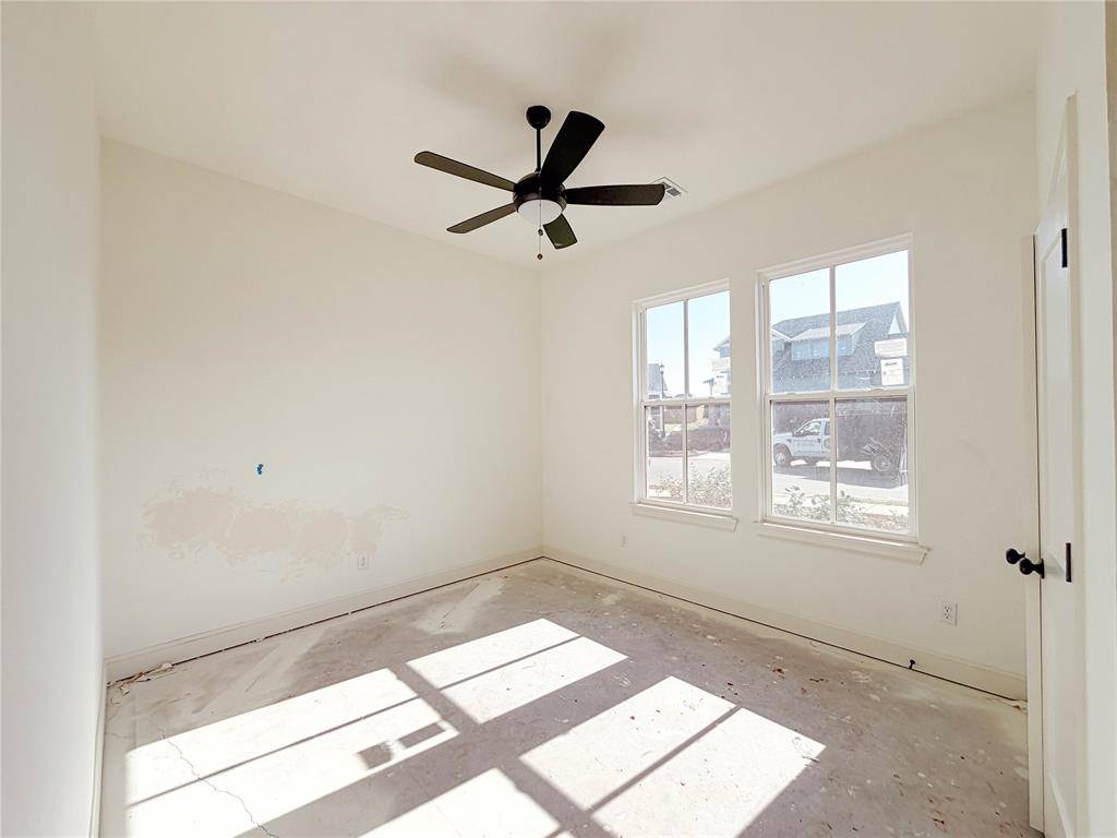 1925 Parkwood AVE, Edmond, OK 73034