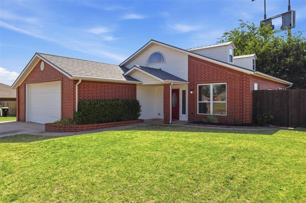 2302 Oakridge DR, Purcell, OK 73080