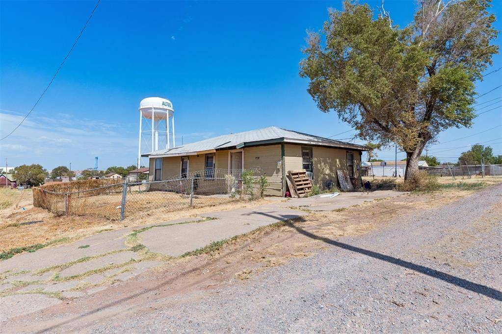 417 W C ST, Altus, OK 73521