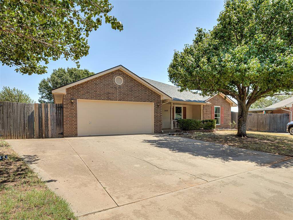 2137 NE 13th ST, Moore, OK 73160