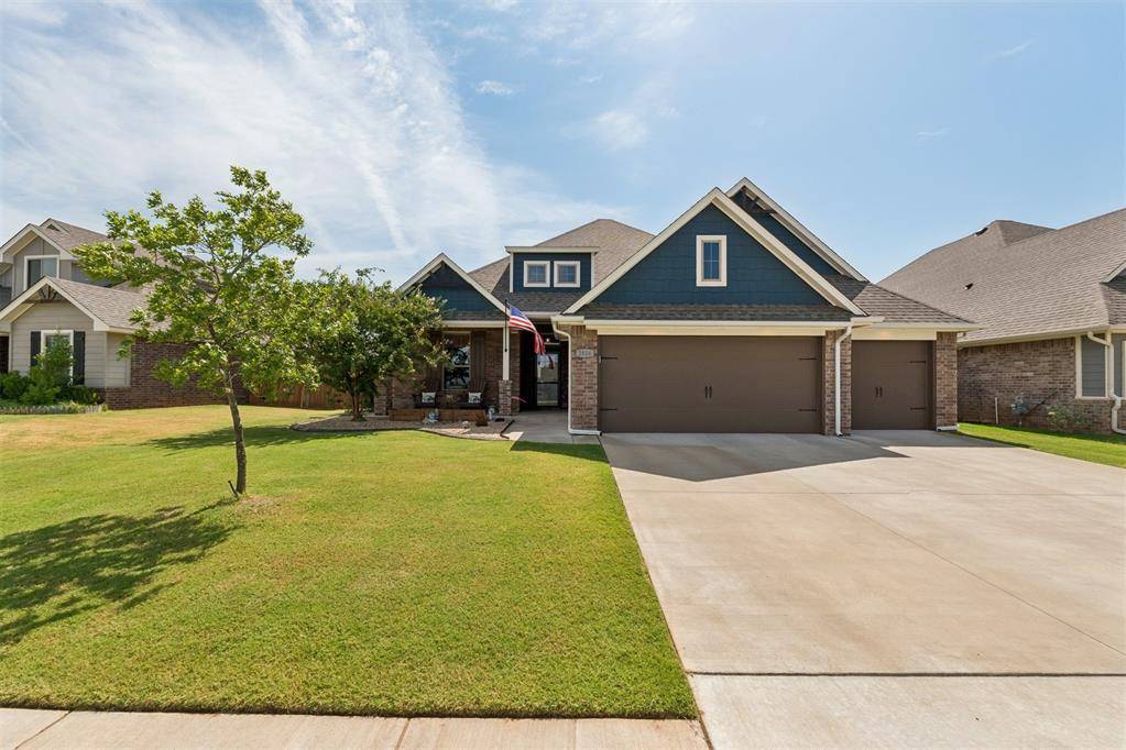 2816 Heather HVN, Moore, OK 73160