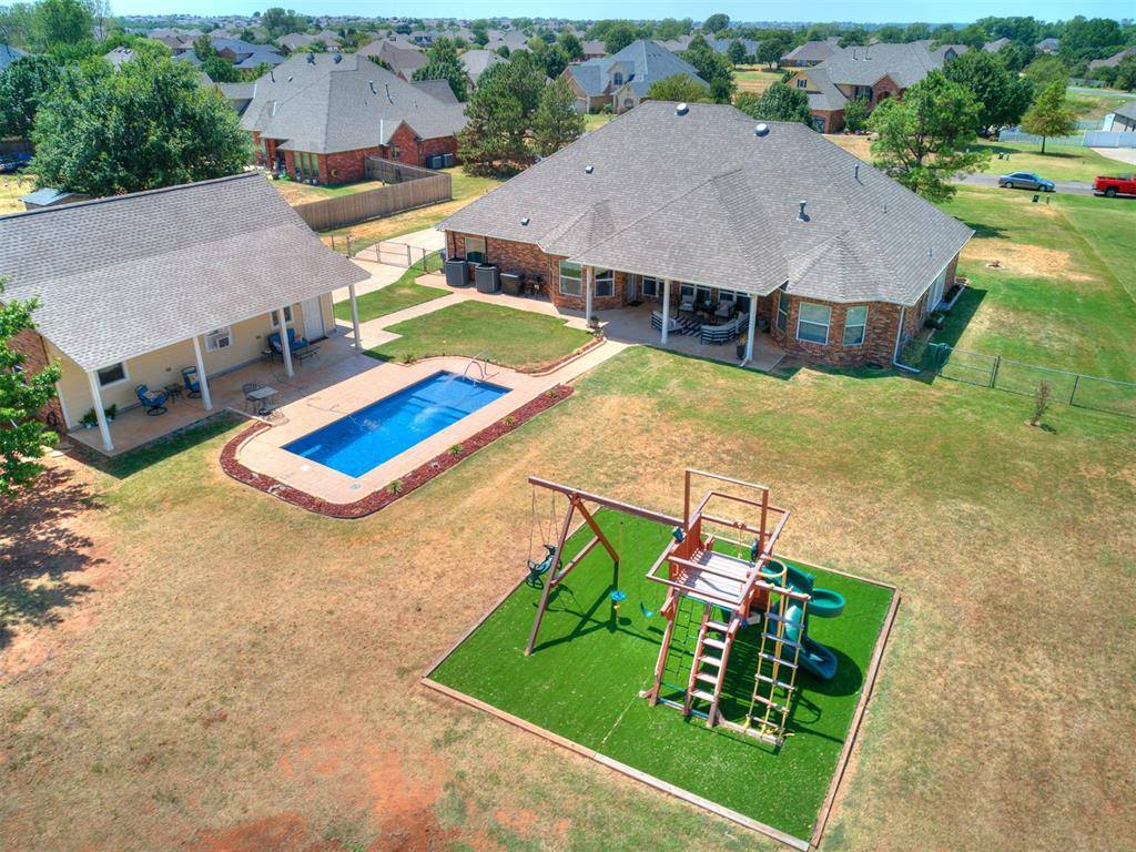 10712 Sundance DR, Yukon, OK 73099