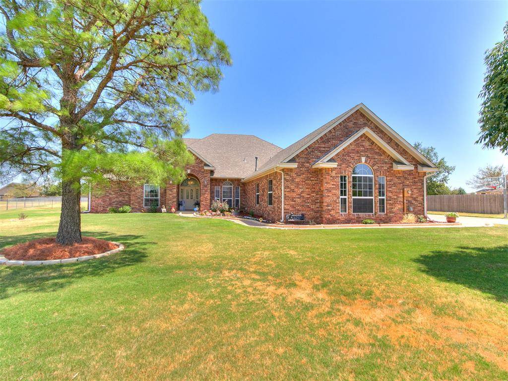 10712 Sundance DR, Yukon, OK 73099