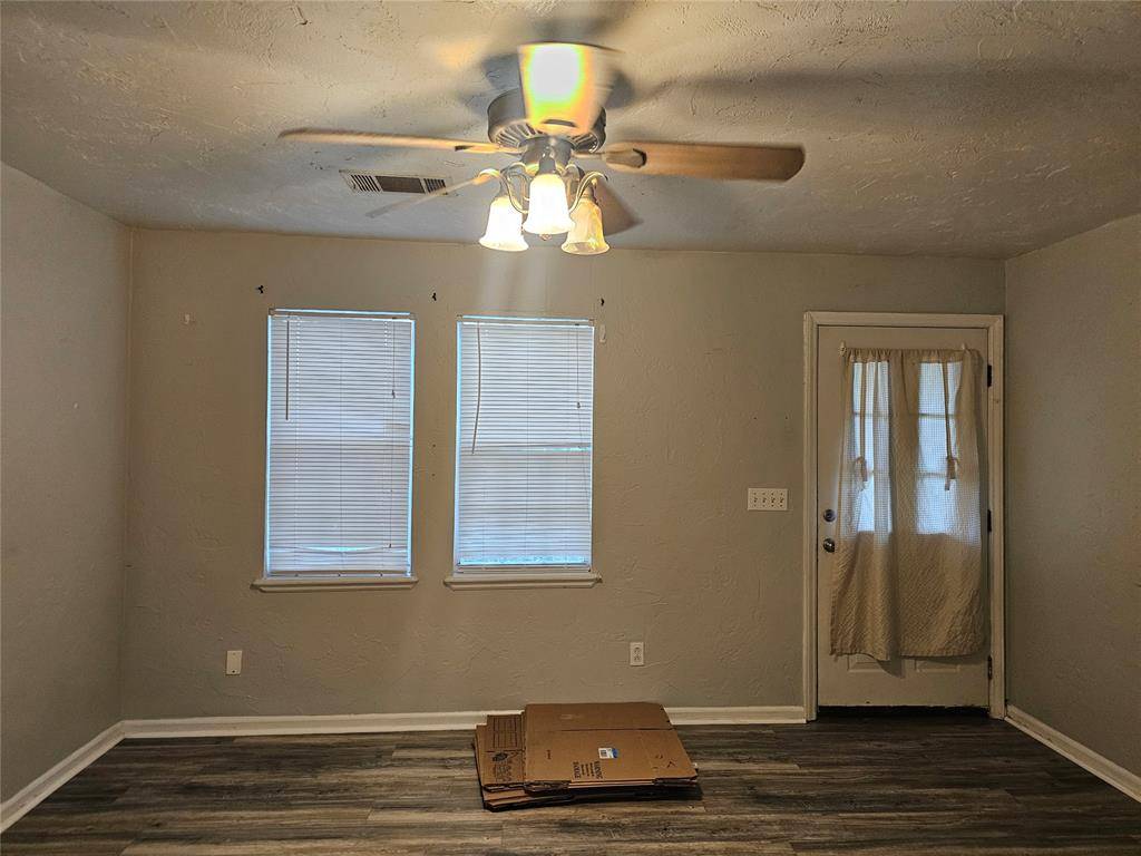 1112 Jet DR, Midwest City, OK 73110