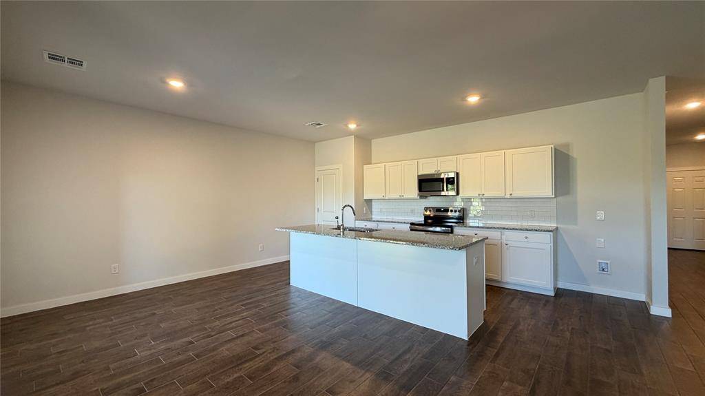 16409 April DR, Newalla, OK 74857