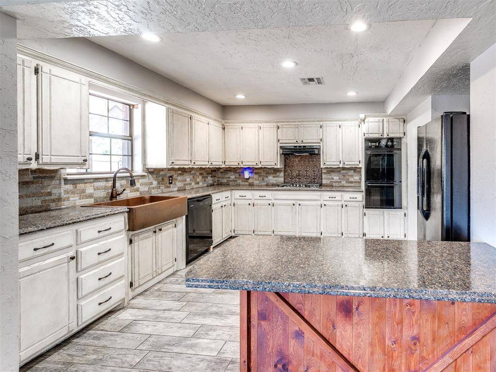 245 E Riddle RD, Chickasha, OK 73018
