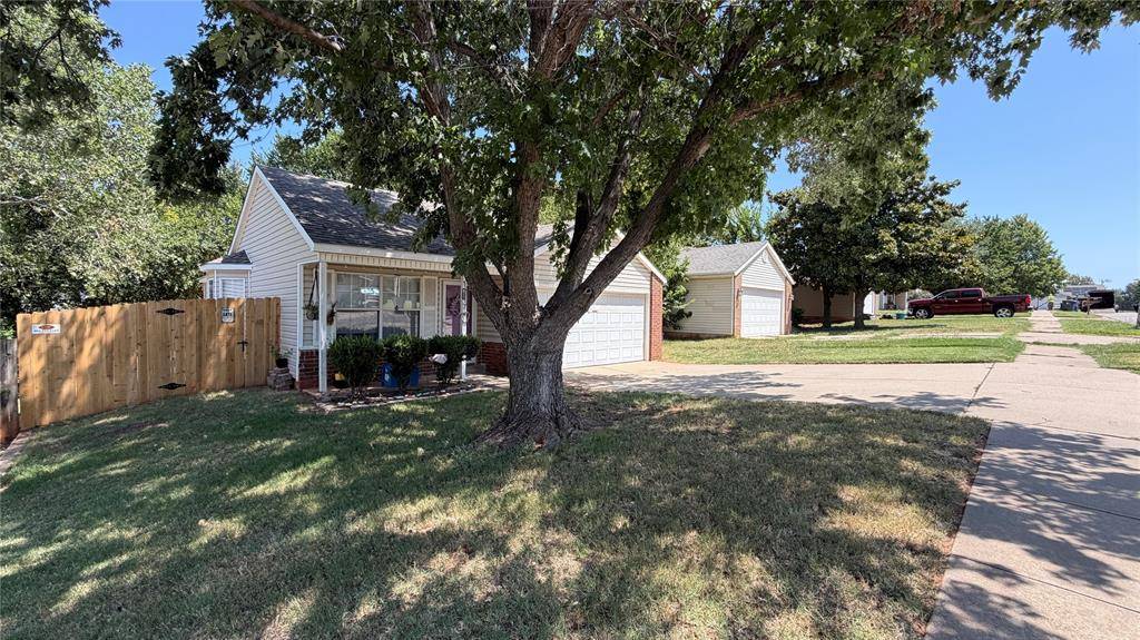 1117 Cedarcrest ST, Norman, OK 73071
