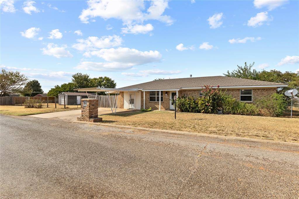 120 Ridgeline DR, Weatherford, OK 73096