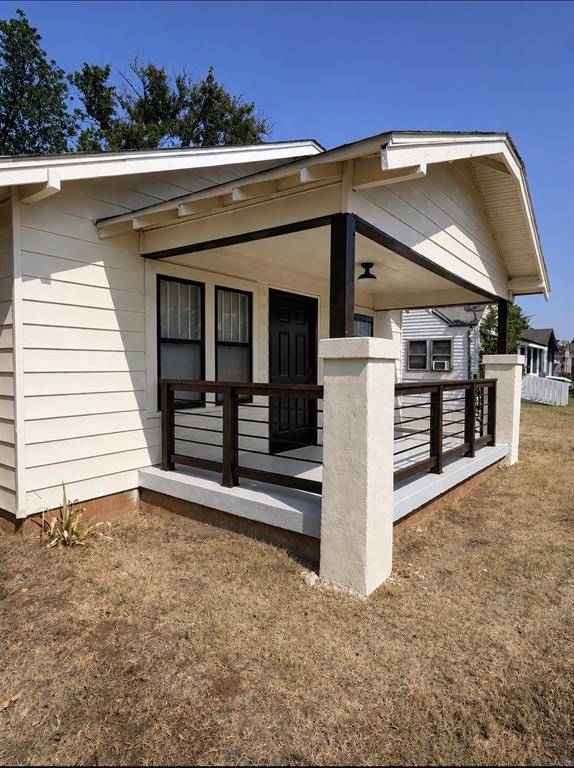 524 S 8th ST, Clinton, OK 73601